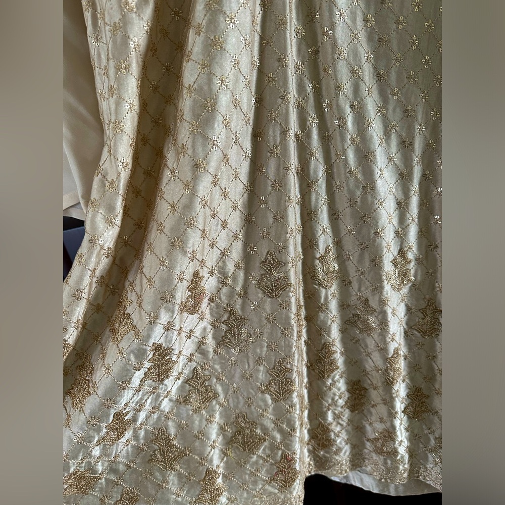 Elegant Cream Women's Kurta with Pink Floral Embroidery - Picture 4 of 4